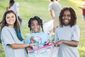 kids volunteering